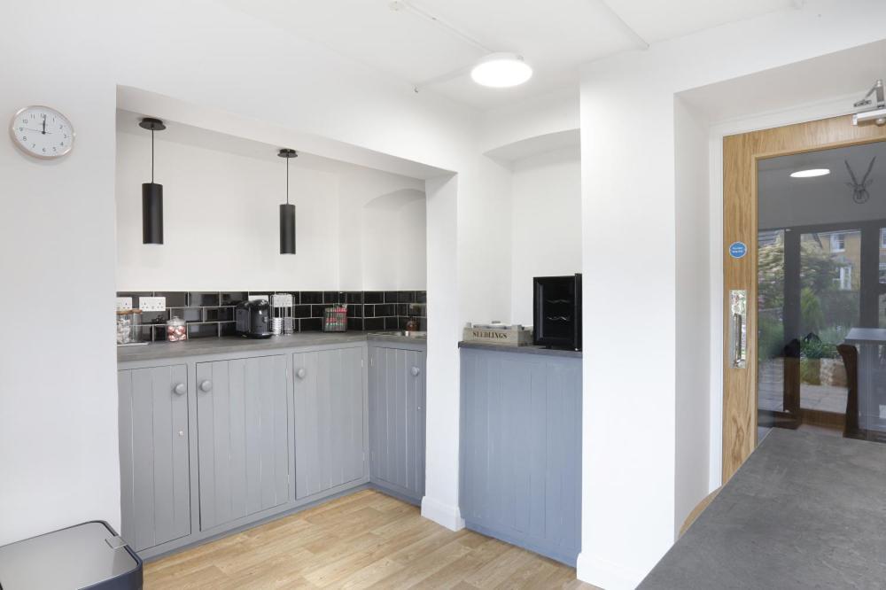 Hues - Castle Cary Exterior foto