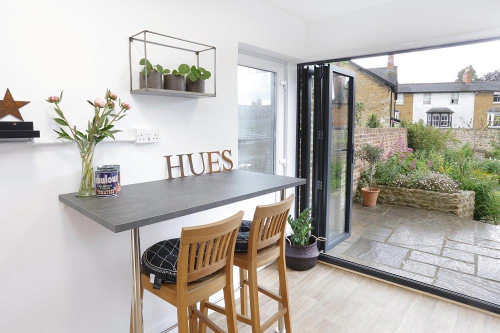 Hues - Castle Cary Exterior foto