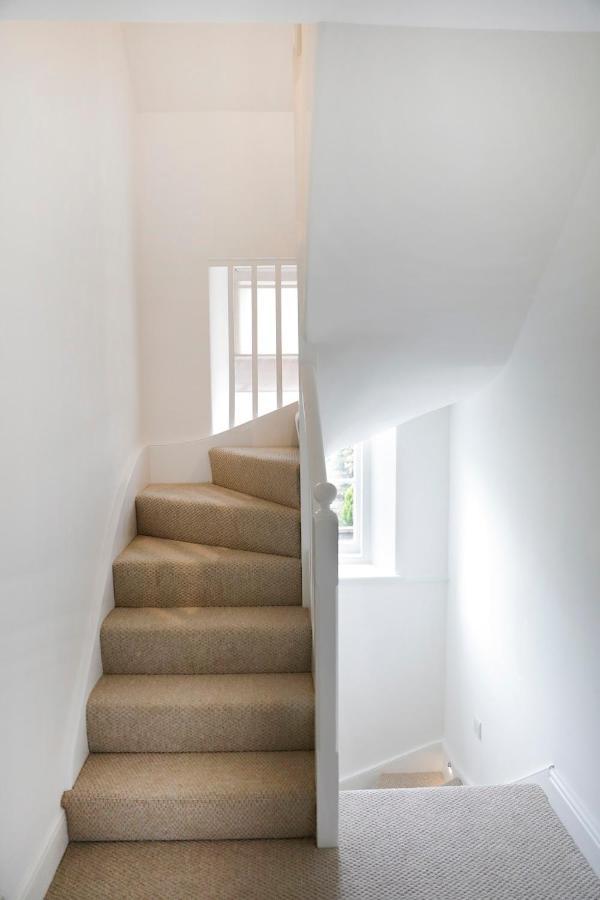 Hues - Castle Cary Exterior foto